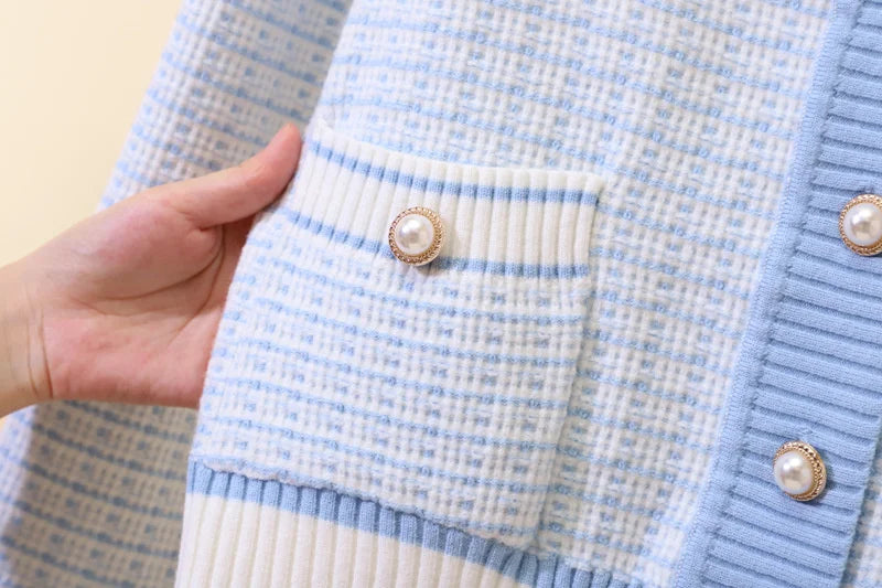 Fashion Plaid Short Cardigan Women's V Neck Knitted Sweater